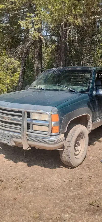98 6.5l diesel 2500 auto Motor is strong and all drive line The rest of the truck has some issues Wo...