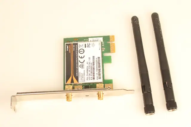 D-LINK WIRELESS N300 DUAL BAND PCI EXPRESS DESKTOP ADAPTER DWA-5 in Networking in City of Toronto - Image 2