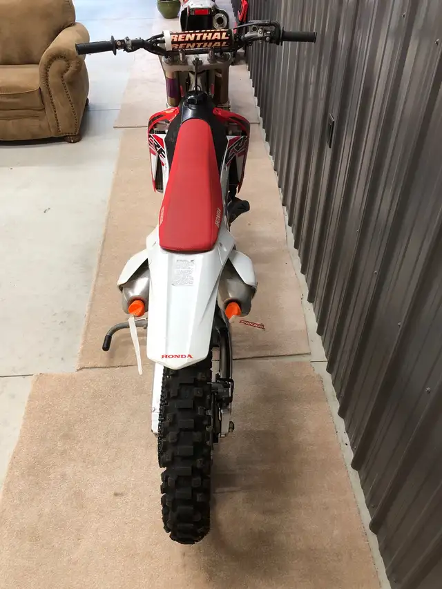 2016 Honda CRF450R in Dirt Bikes & Motocross in Chatham-Kent - Image 5