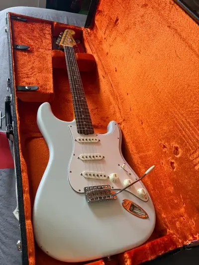 Fender American Vintage II 1965 Stratocaster - Sonic Blue, View more