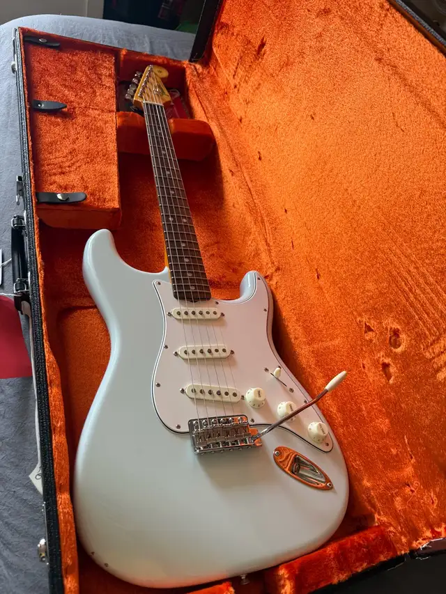 Fender American Vintage II 1965 Stratocaster - Sonic Blue in Guitars in City of Toronto - Image 2