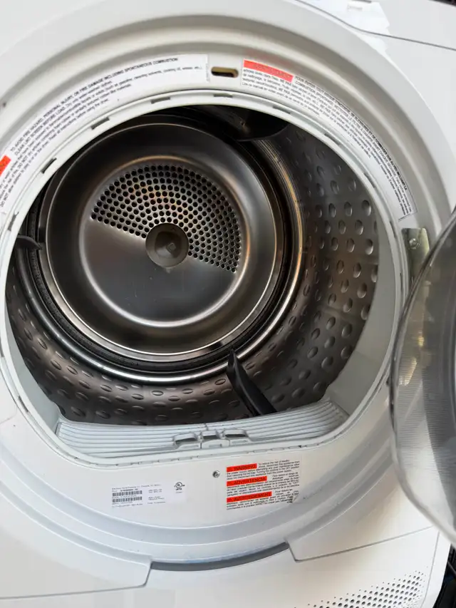 Electrolux washer ventless dryer set in Washers & Dryers in City of Toronto - Image 5
