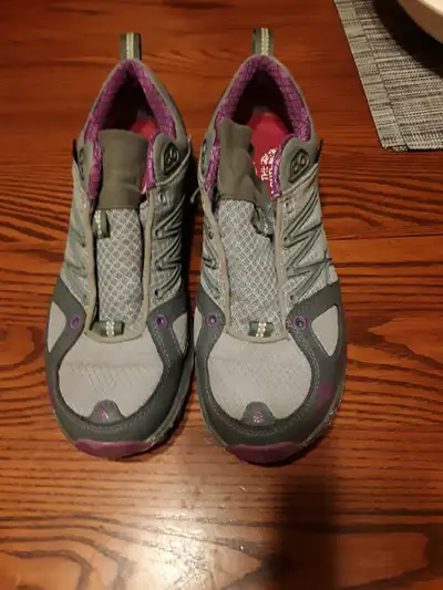 sneakers sz 7 1/2, 8, View more