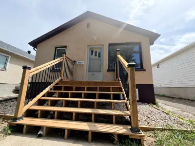 Move-in ready and fully renovated! ✔ 2 Bedrooms ✔ 1 Fully Renovated Bathroom ✔ Finished Basement ✔ R...