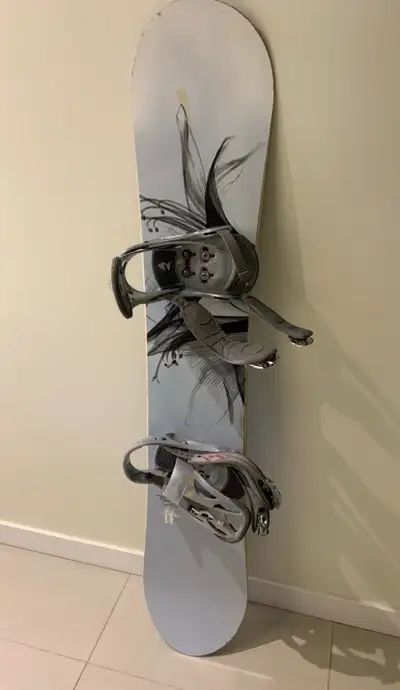 snowboard 150cm botte 8.5, View more