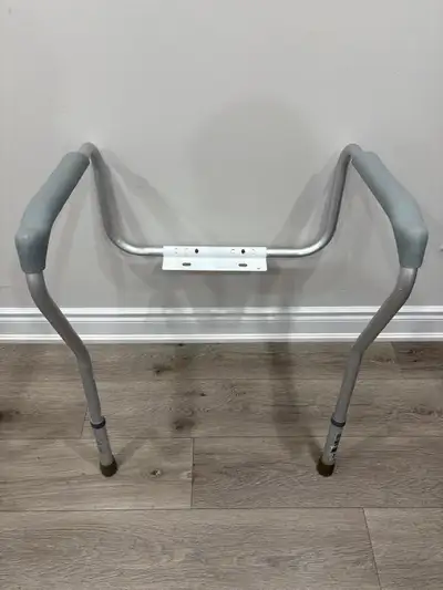 Brand: Medline Material: Aluminum Product Dimensions: 42.5D x 61W x 78.7H Centimetres Minimum height...