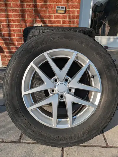 Bridgestone Dueler H/L Alenza Plus 235/65R17. Ford alloy rims: 5x114.3 Should also fit Acura MDX, Ho...