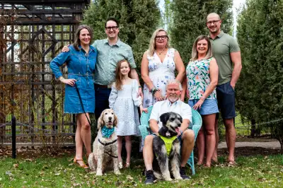 Need updated Family Photos? Book a session with me! Outdoors 30 - 45 minutes Dogs welcome Edited Gal...