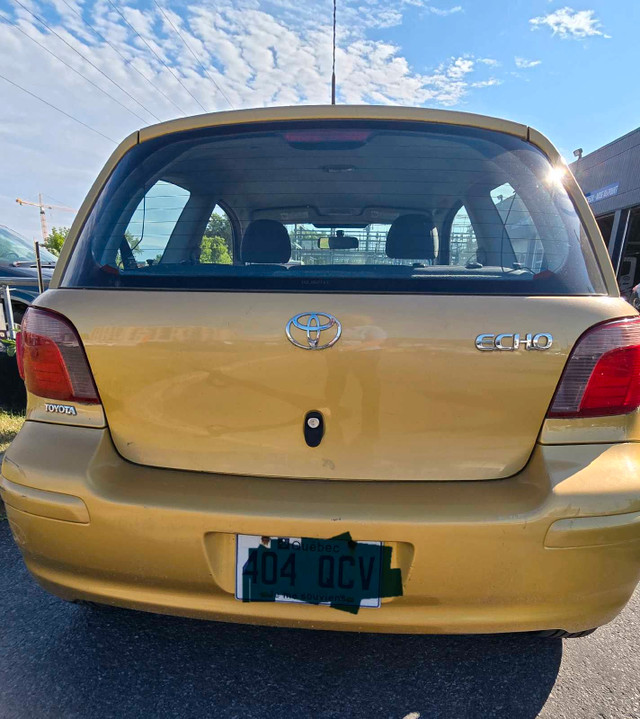 Toyota Echo 2005 a vendre dans Autos et camions  à Ville de Montréal - Image 3