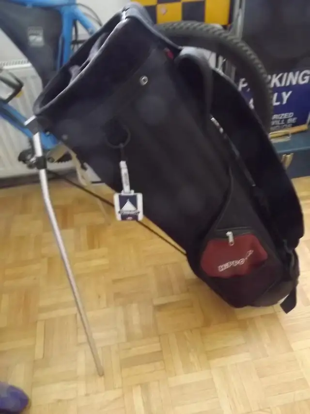 "HIPPO" BRAND WATERPROOF BLACK GOLF BAG/WITH LEGS& 4CLUB POCKETS in Golf in City of Toronto - Image 8