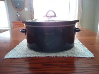 Three quart Crockpot , View more