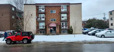 MAGNIFIQUE 3 1/2 COMPLETEMENT RÉNOVÉ À PARTIR DE 1185$/mois 4 1/2 DISPONIBLES ÉGALEMENT À PARTIR DE...