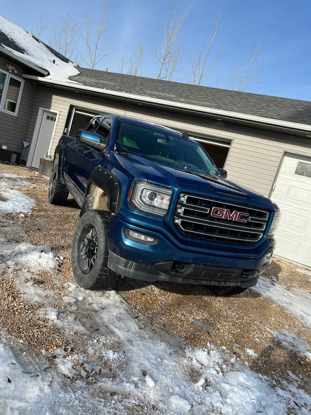 2018 GMC Sierra 1500 Elevation in Cars & Trucks in Winnipeg