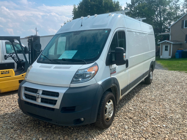 Pro-Master 2500 Diesel dans Autos et camions  à Lévis