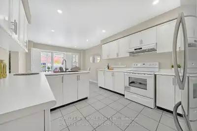 Stunning And Spacious 2 Bedrooms & 1 Bath on Second Floor. Newly Painted. Walking Distance To Both P...