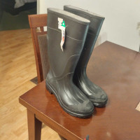 steel toe rubber boots