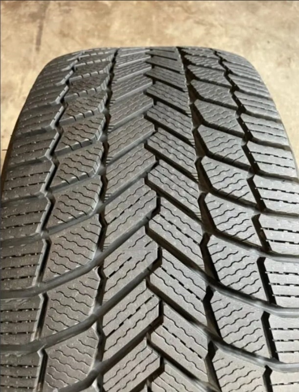 Rav4 0622 Top of line Michelin Xice Winter Tires on rims Tires