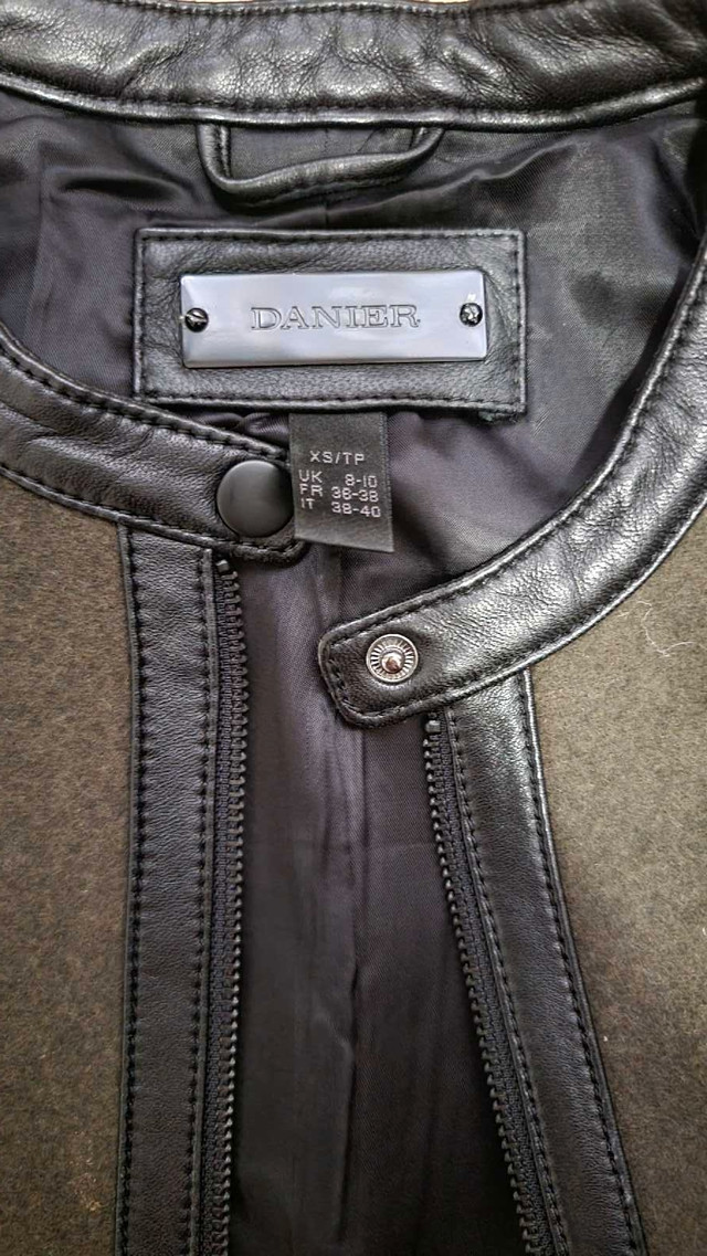 Danier jacket XS in Women's - Tops & Outerwear in St. Catharines - Image 2