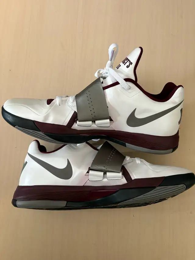 Very Rare Nike Zoom KD IVPromo Sneakers St.Benedict's Gray Bees in Men's Shoes in Oakville / Halton Region - Image 4