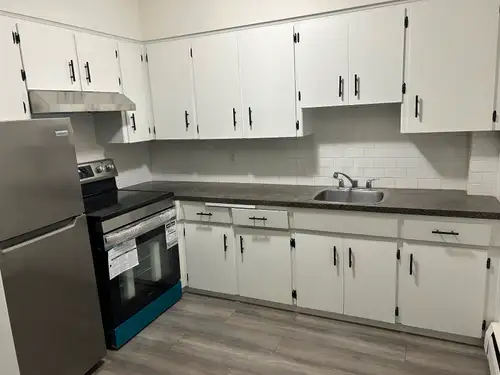 Just renovated and is ready for April 1, 2026. Views from balcony. Conveniently located in bank view...