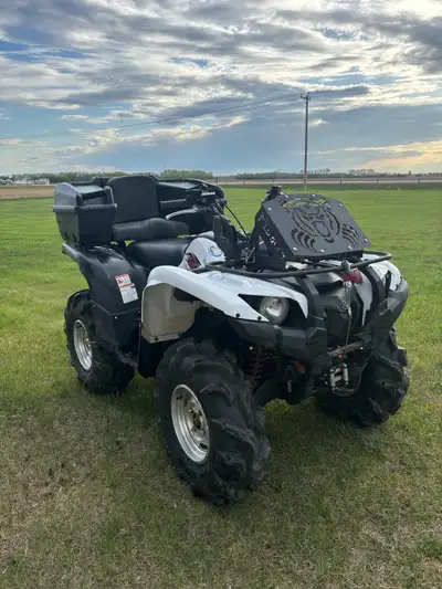 2010 Yamaha Grizzly 700 limited edition Rad relocate kit Clutch kit for the bigger tires Fairly new...