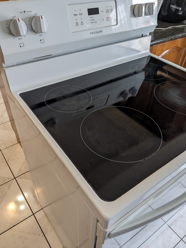 Frigidaire Glass top stove Stoves, Ovens & Ranges Mississauga