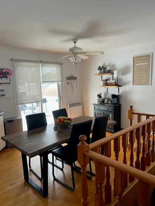 Grande maison unifamiliale située dans un quartier paisible de Trois-Rivières, idéale pour une famil...