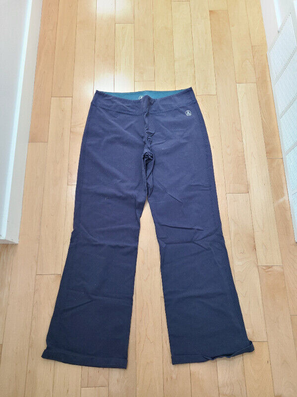 Roots Active Pants & Yoga Pants - Size XL in Women's - Bottoms in Calgary - Image 4