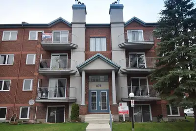 Cessastion de bail Disponible 1er mars 2026 Magnifique condo 2 chambres au dernier étage d’un immeub...