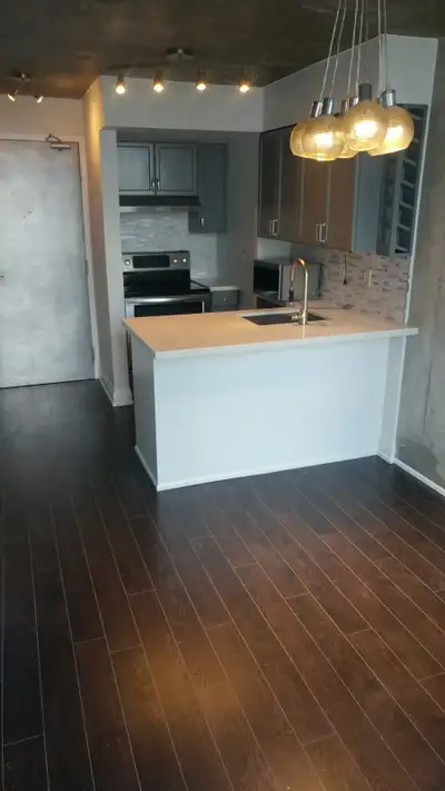 2 Bed King West (Downtown Toronto)Condo -$2900 (All Inclusive!)