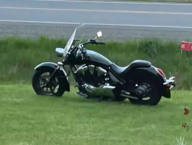 2013 Honda Stateline in Street, Cruisers & Choppers in Ottawa - Image 3