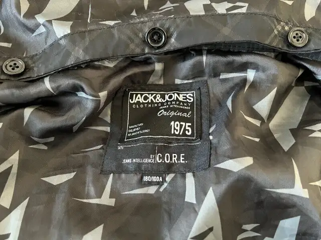 Jack and Jones Bomber Jacket with Hood - Black - Men's Small in Men's in Markham / York Region - Image 3