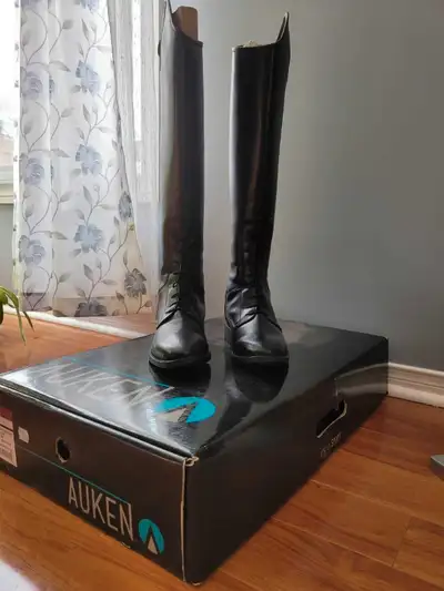 Size 7 narrow foot Reg. Calf Synthetic/leather Can ship WILL TRADE FOR SIZE 7 SLIM CALF WINTER OR SU...