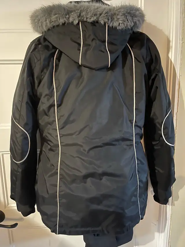 habit d’hiver femme in Women's - Tops & Outerwear in Victoriaville - Image 3