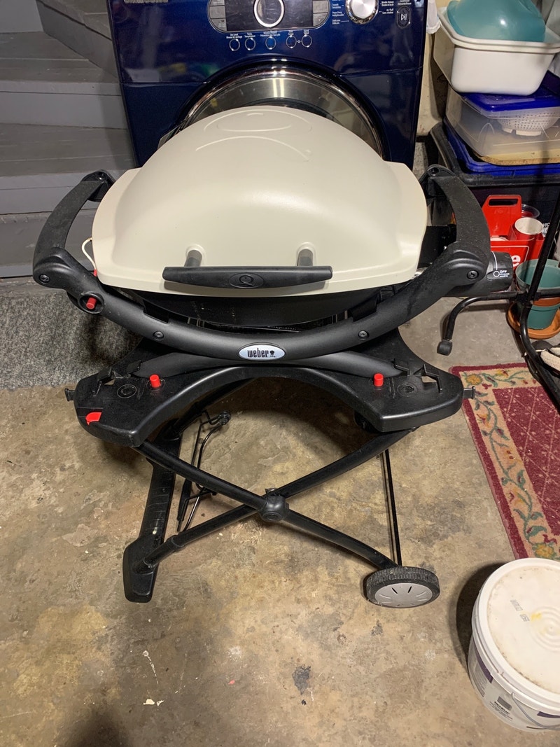 WeberQ1000 barbecue with stand BBQs & Outdoor Cooking Ottawa Kijiji