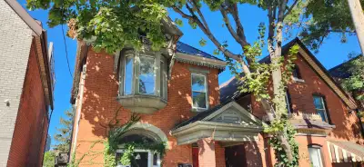2 Bed fully furnished $2200 incl. HH, AC, Wi-Fi, W/D & parking.
