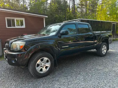 2011 Toyota Tacoma, Double Cab, TRD Sport, 4x4, V6 Engine Black 204,000km Price: $15,999 or Best Off...