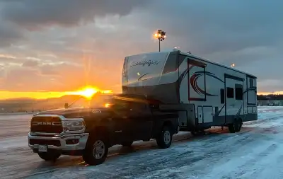 A professional Class 1 HD Licenesed & Insured towing service for 5th wheels, travel trailers, boats,...