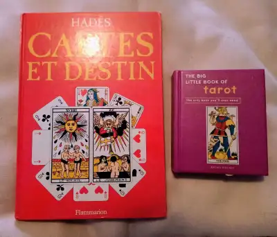 Two books on Tarot, Deux livres sur le tarot, English & Français, View more