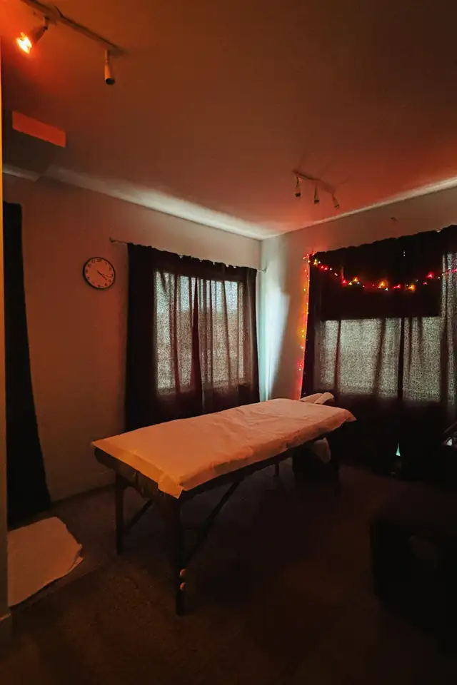 Mtl East Pearl Quality Massage -76162864742940289129