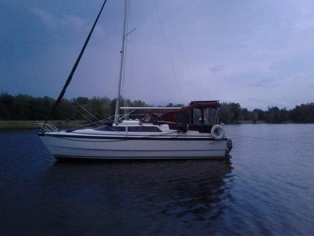 26' MacGregor X Sailboat in Sailboats in Fredericton