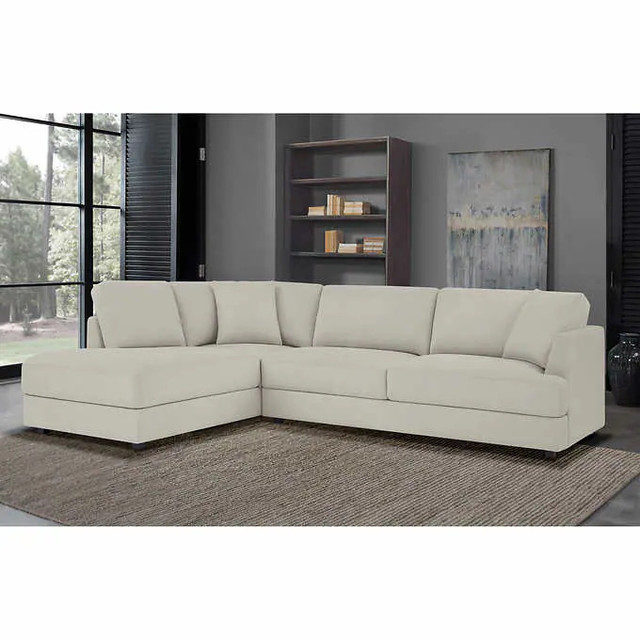 Thomasville 2-piece Fabric Sectional with Storage Ottoman in Couches & Futons in Mississauga / Peel Region - Image 2