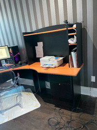 Computer desk pine and black