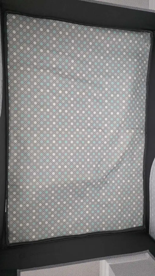 Babytrend nursery playpen in Playpens, Swings & Saucers in Kitchener / Waterloo - Image 4