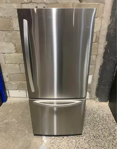 Réfrigérateur Frigidaire 30 pouces LG Inox NEW (OPENBOX), View more