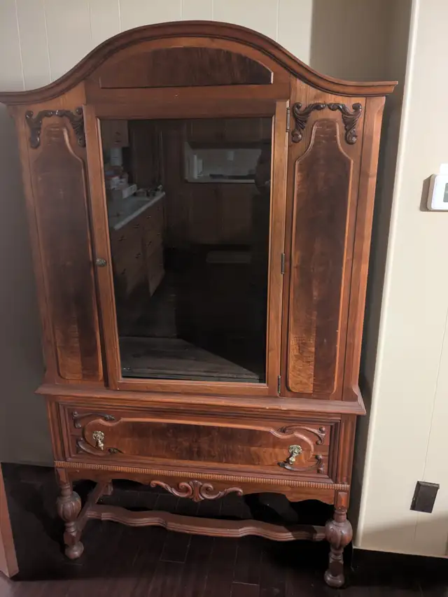 Dining Rm Set - Krug Brothers circa 1890 - 1920 in Dining Tables & Sets in Hamilton - Image 5
