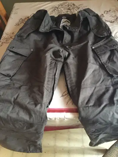 pantalon de ski  ou de neige pour homme gr: médium,( radical), View more