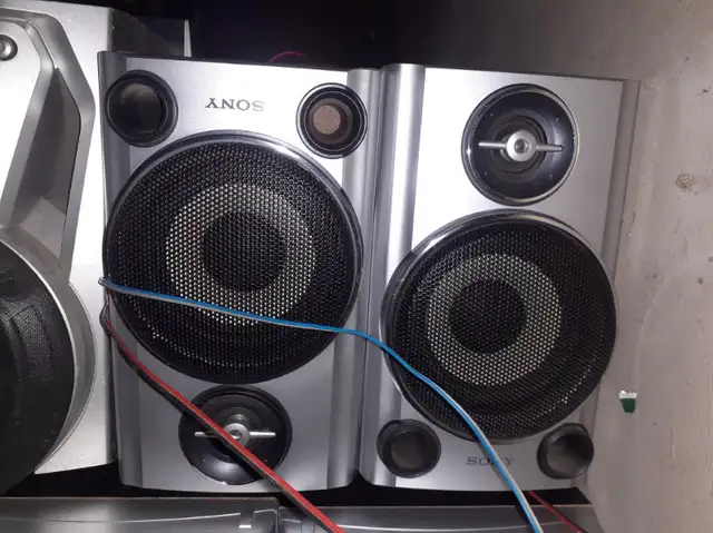 stereo speakers in Stereo Systems & Home Theatre in Calgary - Image 3