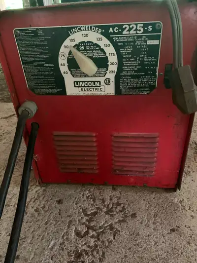 Soudeuse avec 24 pi de câble fonctionne parfaitement