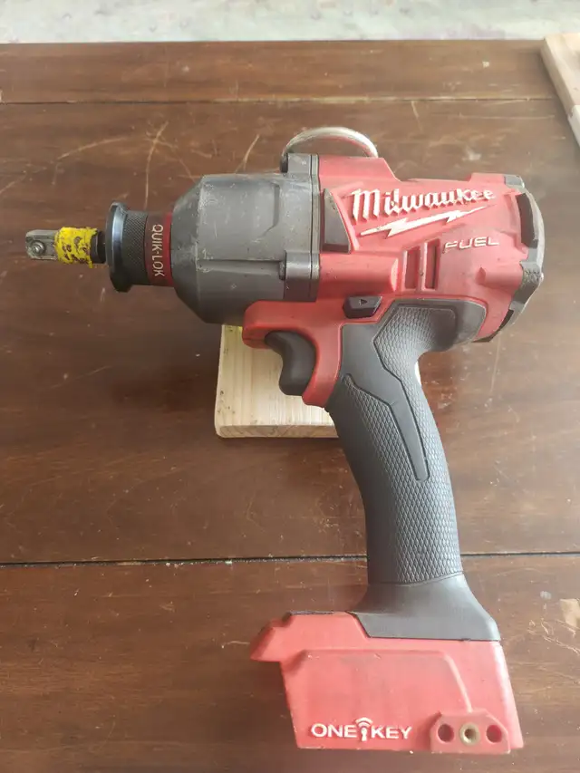 Milwaukee m18 impact wrench in Power Tools in Gatineau - Image 2